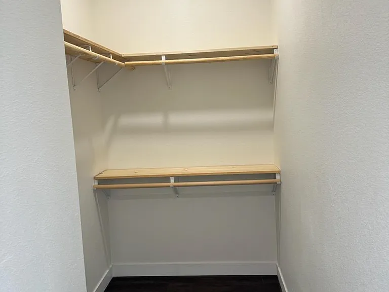 205 Unruh St #B — Photo 14