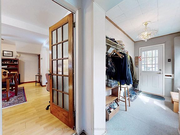 3rd image of 28 McIntosh Ave