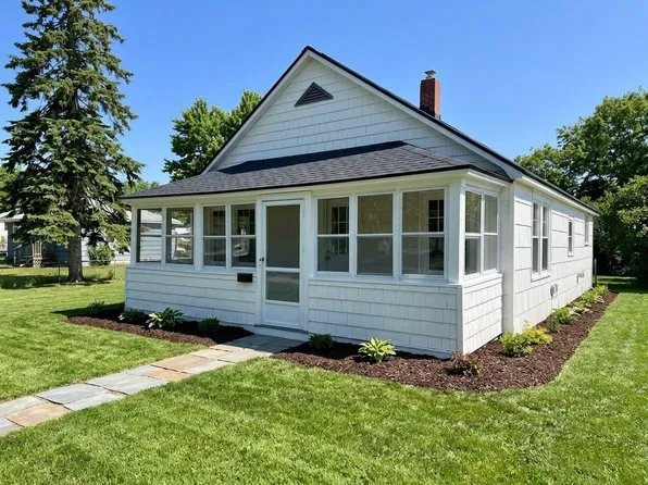 22 Pike Avenue, Littleton, NH 03561