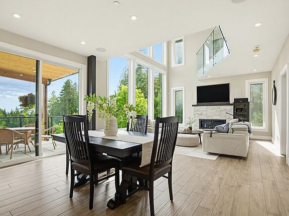 4th image of 33449 Richards Ave