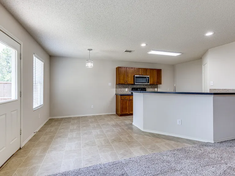 9709 Thomas Jefferson Dr — Photo 7