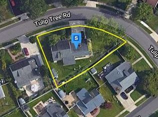 9 Tulip Tree Rd, Levittown, PA 19056