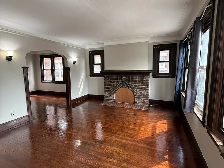 3812 Virginia Park — Photo 2