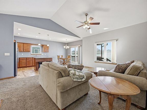 4th image of 906 Dorchester Pl NE