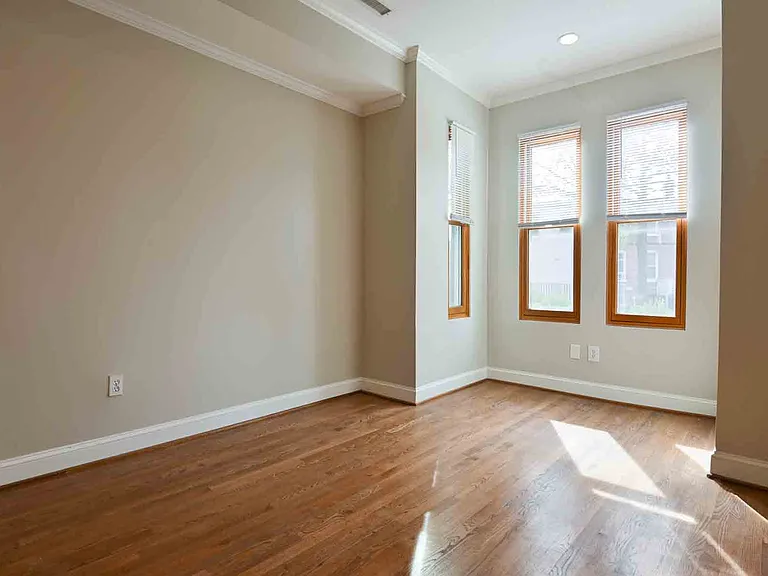 1318 Florida Ave NE — Photo 3