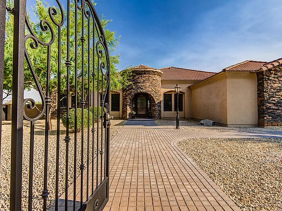 2nd image of 607 W Los Corrales Dr