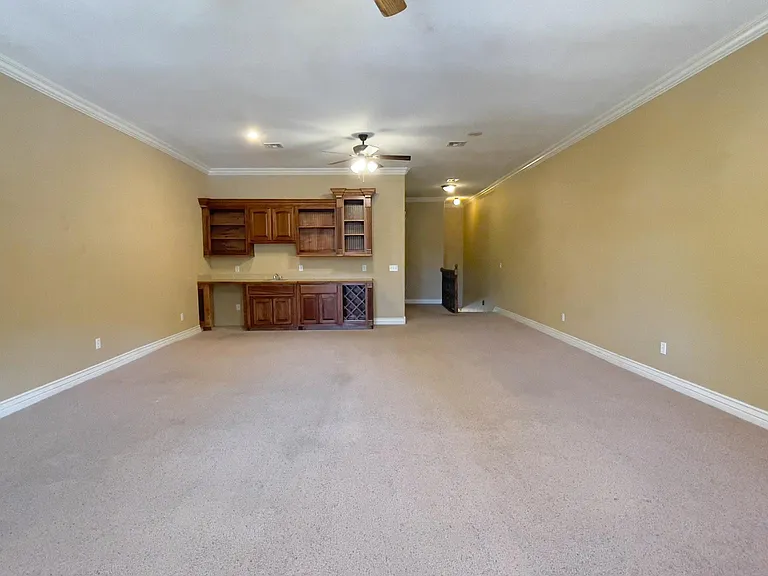 215 N Wright St — Photo 17