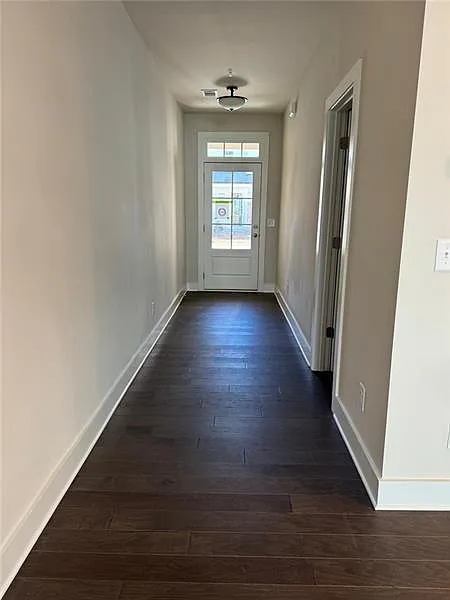 4 bed, 3.5 bath, 2850 sqft, $3,000 — Photo 4