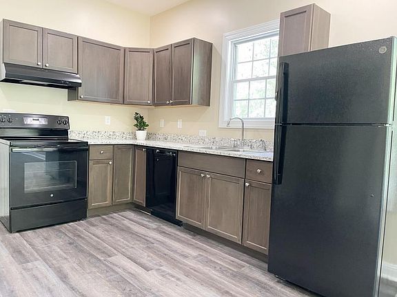 3rd image of 12 Greenwood Ave