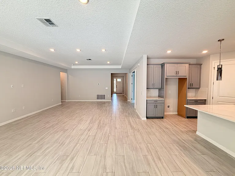 1352 Arklow Cir — Photo 2