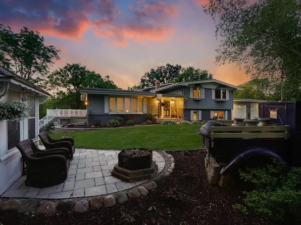 108 1st St, Kenyon, MN 55946