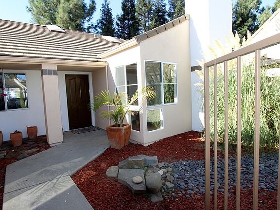3rd image of 1505 Kelly Park Cir