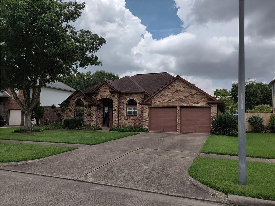 1st image of 701 Bayou Bend Dr