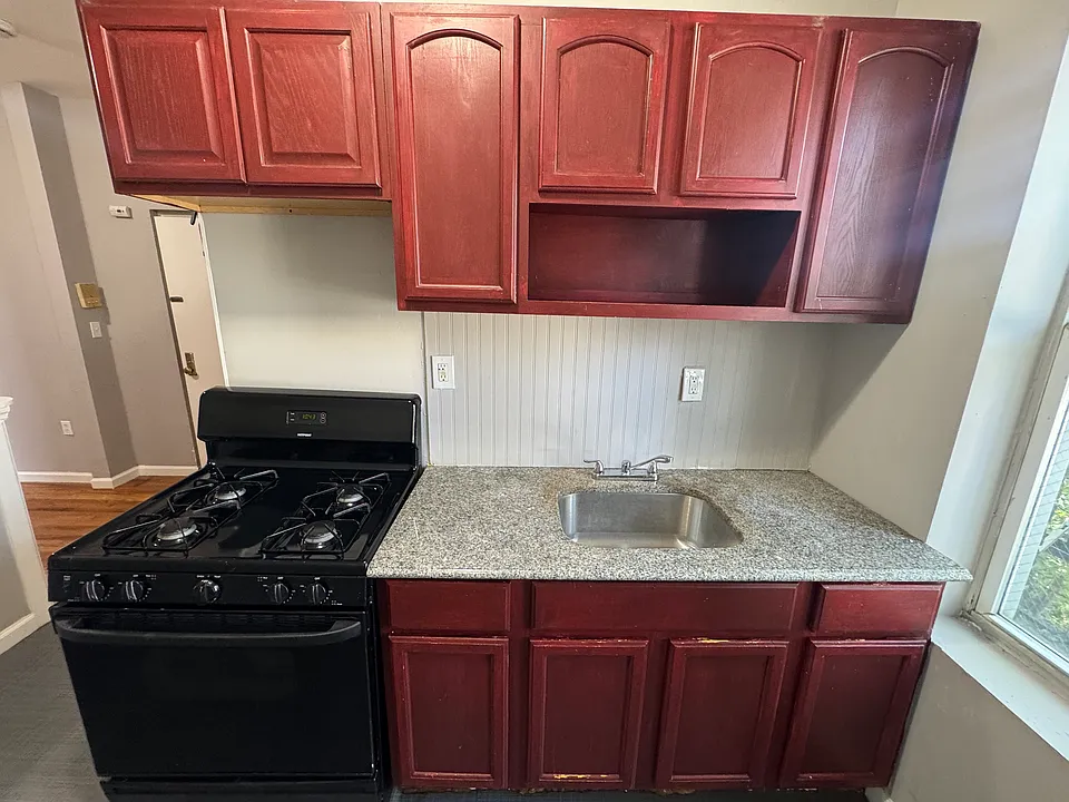 89 Columbia Ave #3B
