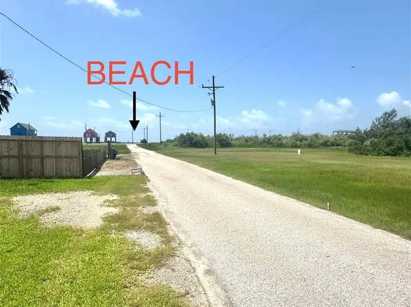 1048 Blacks Slip, Gilchrist, TX 77650