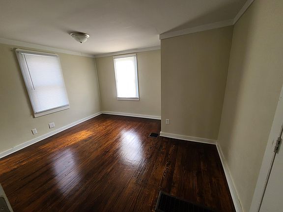 5th image of 1511 Woodlawn Ave