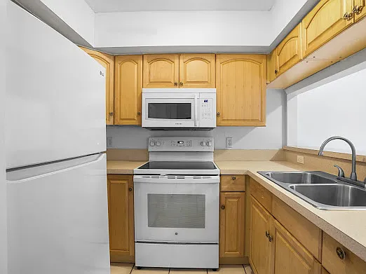 371 Ahern St — Photo 11