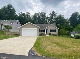 271 Timberwood Trail Ctr, Hall, PA