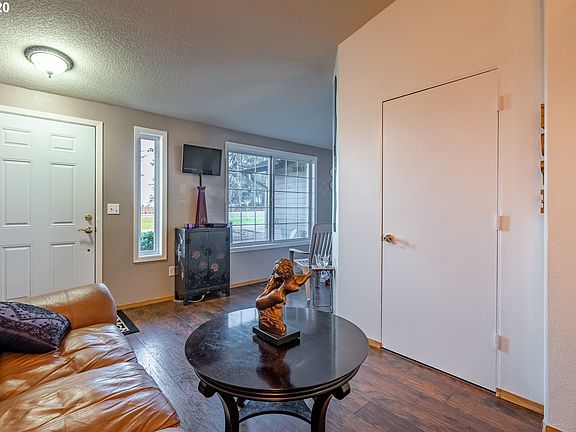 3rd image of 11605 NE 16th St