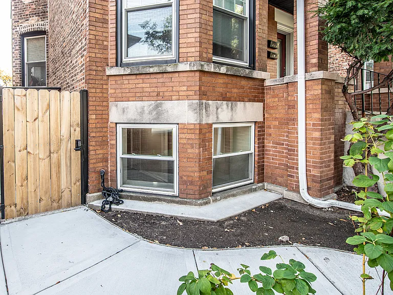 5013 W Montrose Ave #G — Photo 31