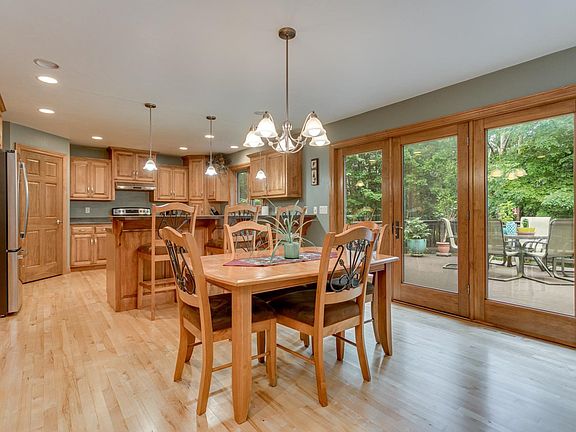 Dining Area to Kitchen