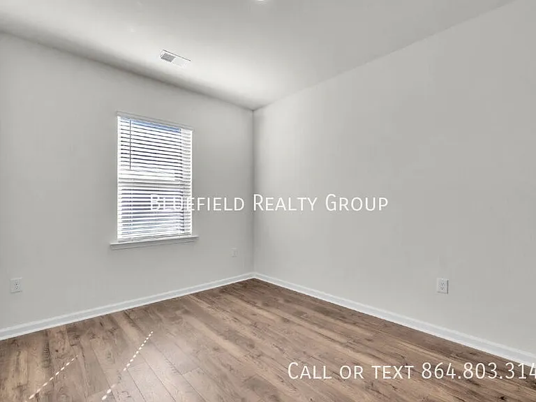 380 Fenwick Dr — Photo 15