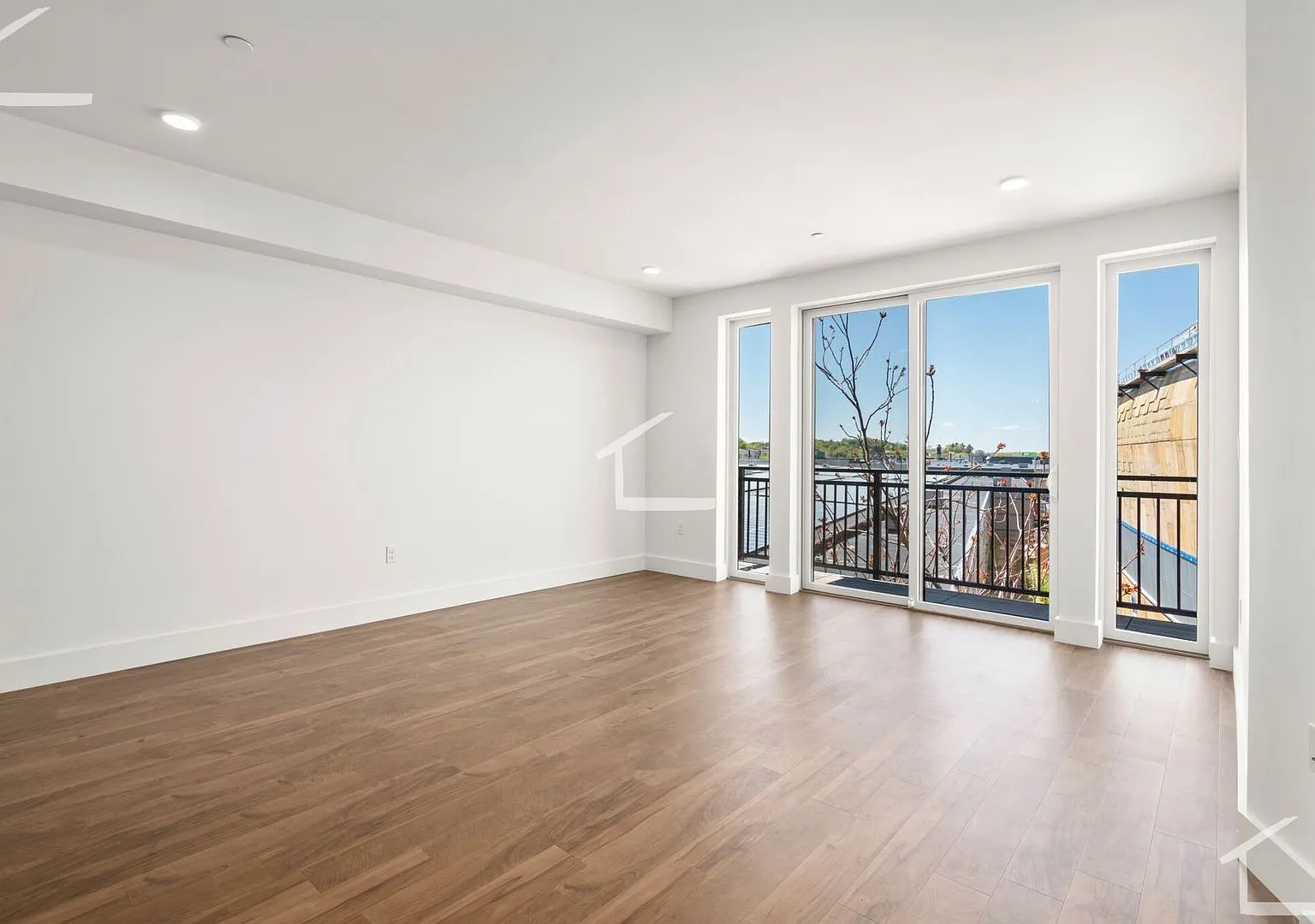10 Hichborn St #14O Boston MA 02135 — Photo 3