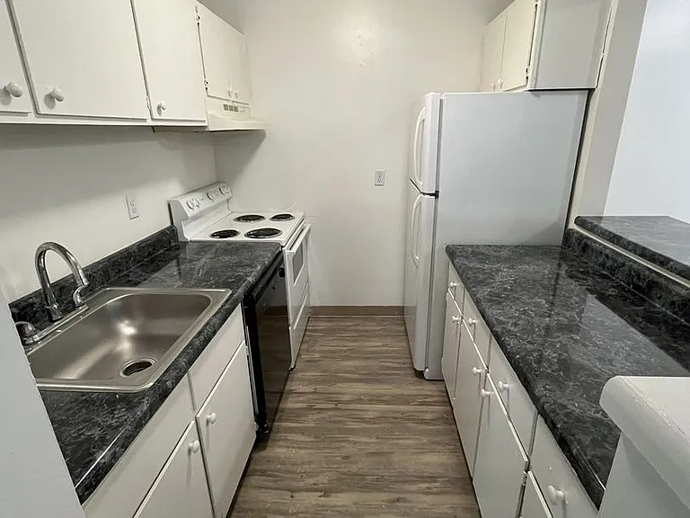 University Park Apartments near Cornell University — Photo 181