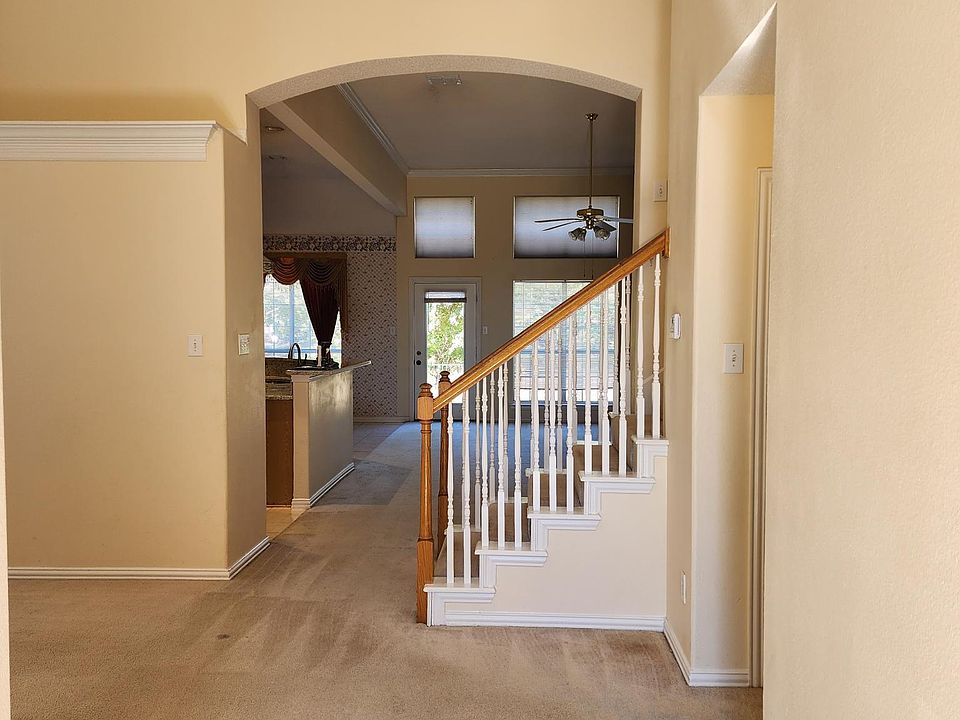 1st image of 115 Stonecreek Dr