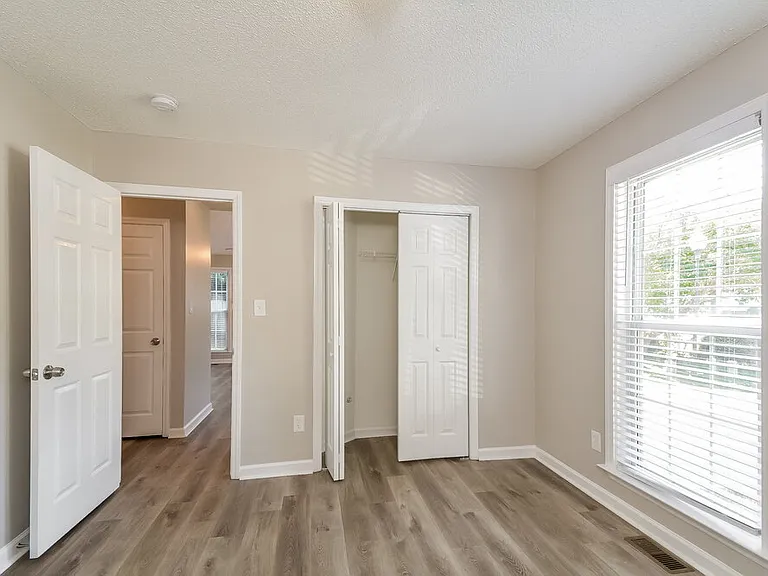 1005 Henchman Ct — Photo 9