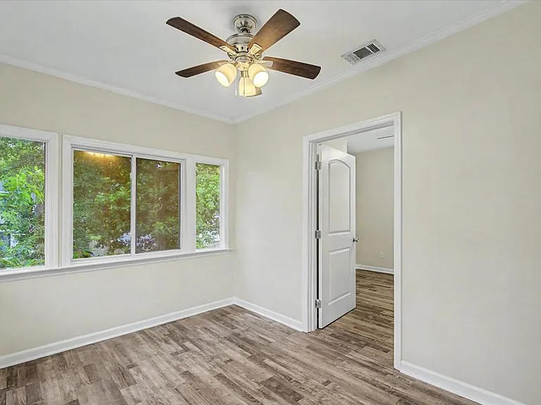 1207 E Anderson St #B — Photo 18