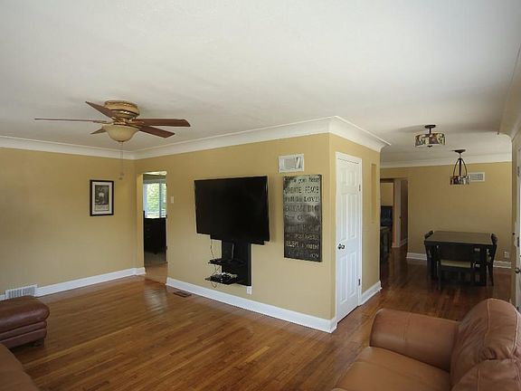 3rd image of 4609 Nelson Dr