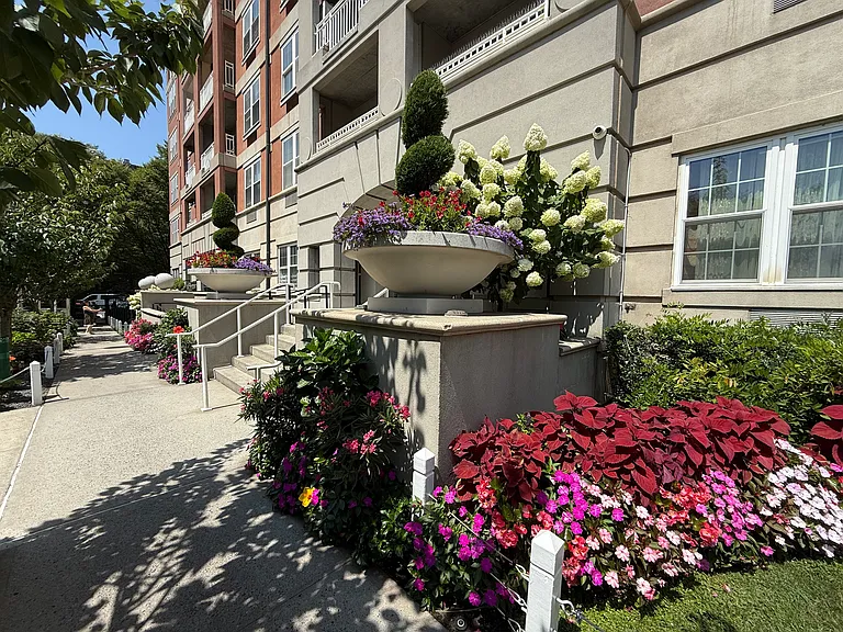 50 Oceana Dr W #6 — Photo 5
