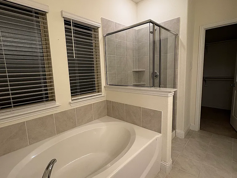 414 Parkford Dr — Photo 4