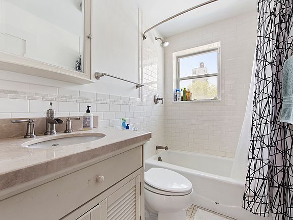 5th image of 235 Withers St #1