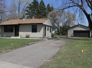 305 Baldwin Dr, Circle Pines, MN 55014