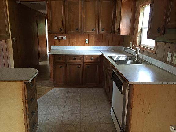 3rd image of 22 Eagle Ave