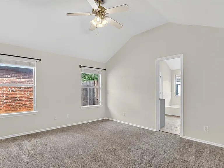4921 NW 163rd St — Photo 25