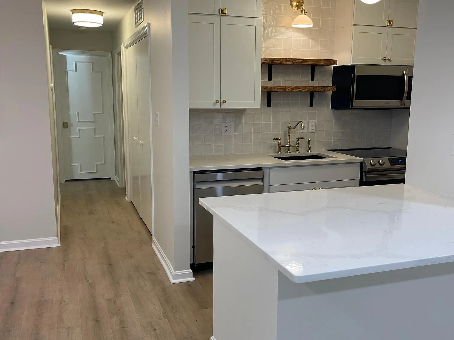 23239 Rosewood Ct — Photo 3