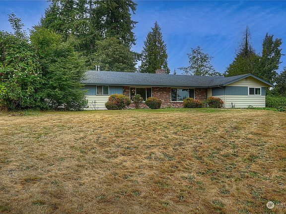4th image of 10508 64th Avenue E