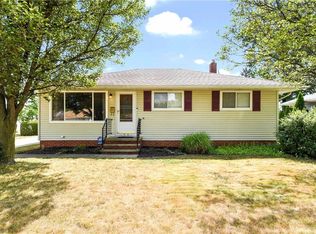 7619 Zona Ln, Parma, OH 44130