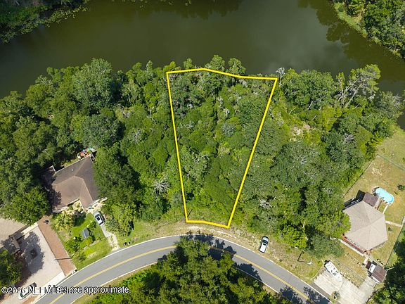 3rd image of 232 LAKEVIEW Drive