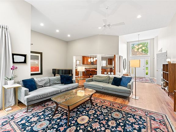 4th image of 388 Muirfield Dr