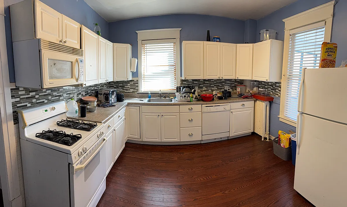 Building Photo - 438-440 Hudson Ave #1