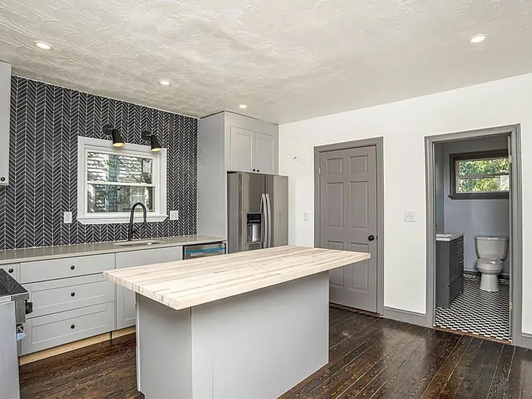 111 Grove St #1 — Photo 5