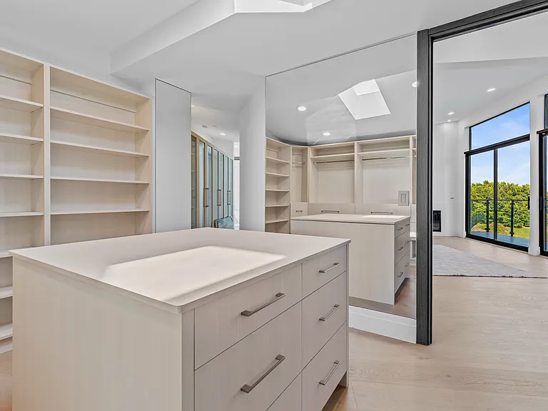 6380 Meadows Ct — Photo 30