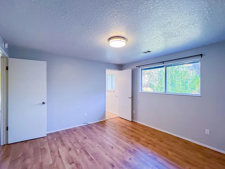 1725 Camellia Dr — Photo 10
