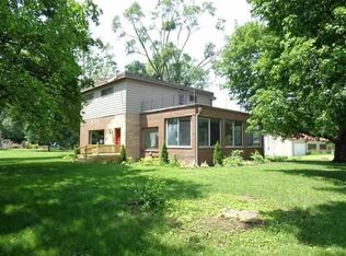 7526 Old River Rd, Rockford, IL 61103