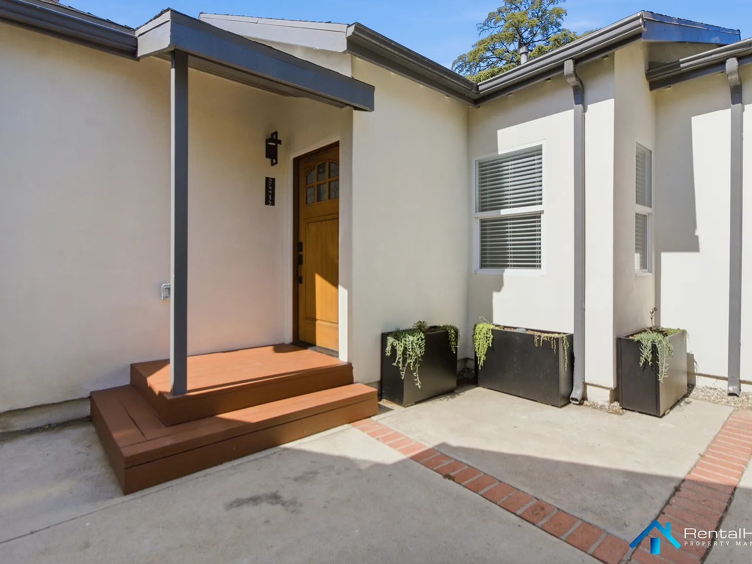 2 bed, 1300 sqft, $4,095 — Photo 1