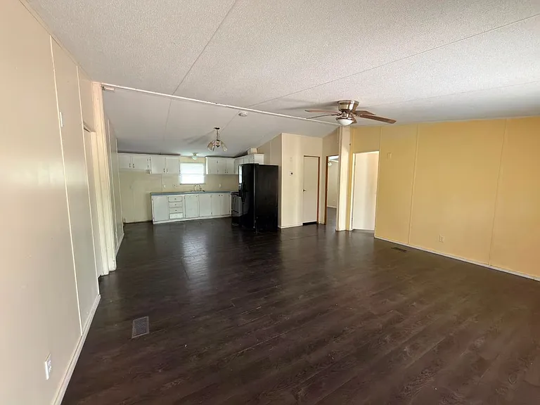 8607 Burleson Manor Rd — Photo 3